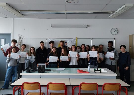 2025 Photo avec élèves Label Q .jpg